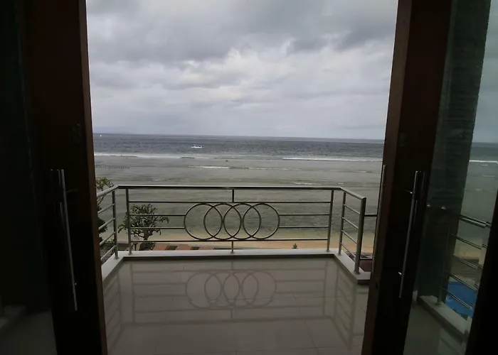 Green Beach Inn